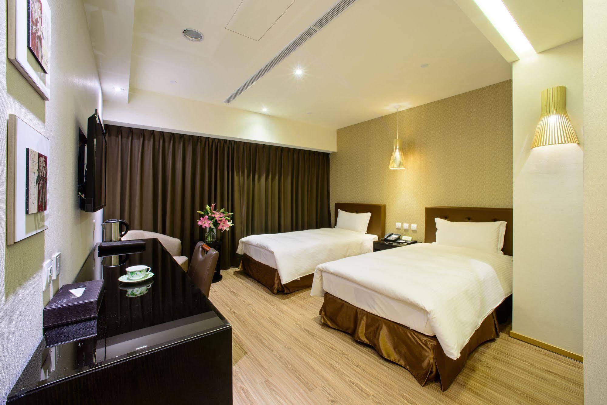 Stay Hotel - Taichung Yizhong Екстер'єр фото