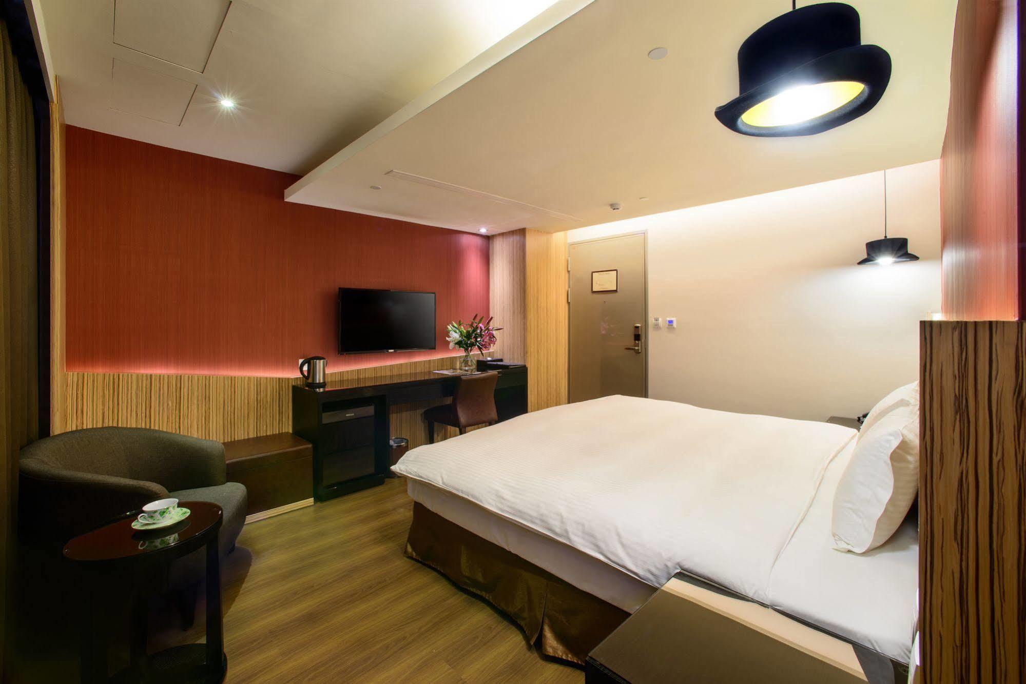 Stay Hotel - Taichung Yizhong Екстер'єр фото