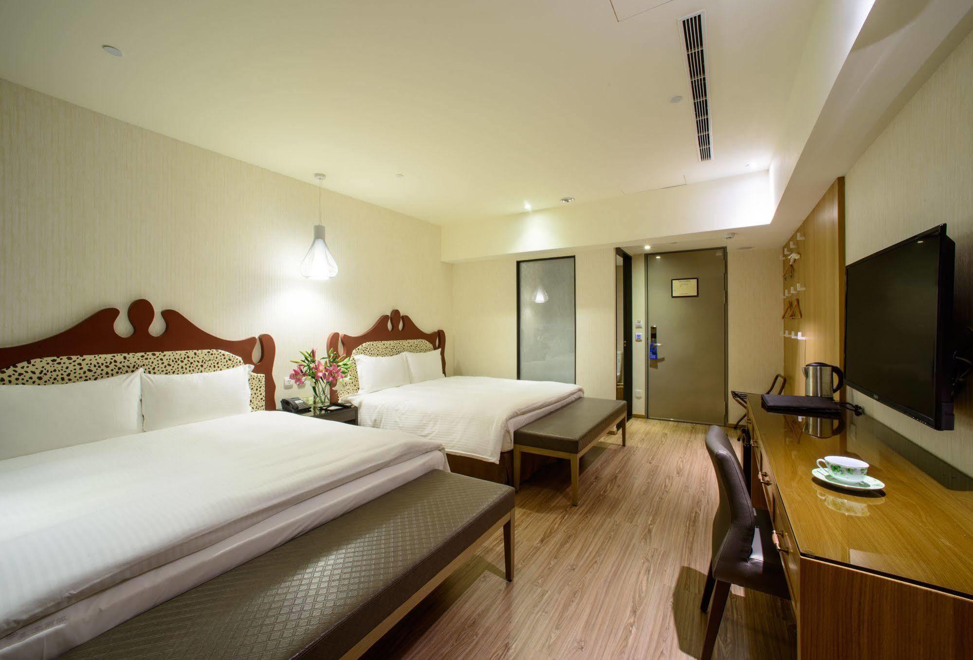 Stay Hotel - Taichung Yizhong Екстер'єр фото