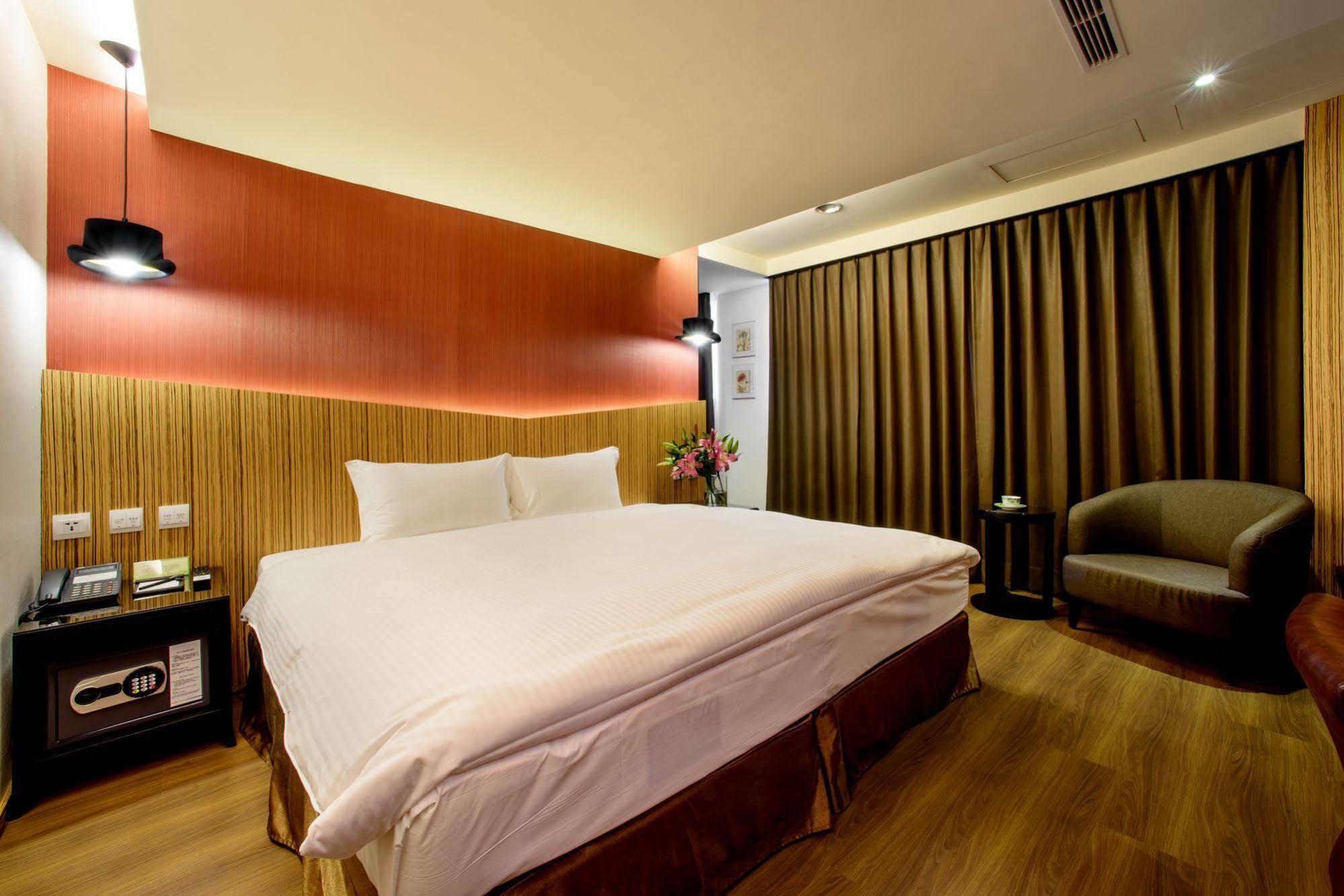 Stay Hotel - Taichung Yizhong Екстер'єр фото