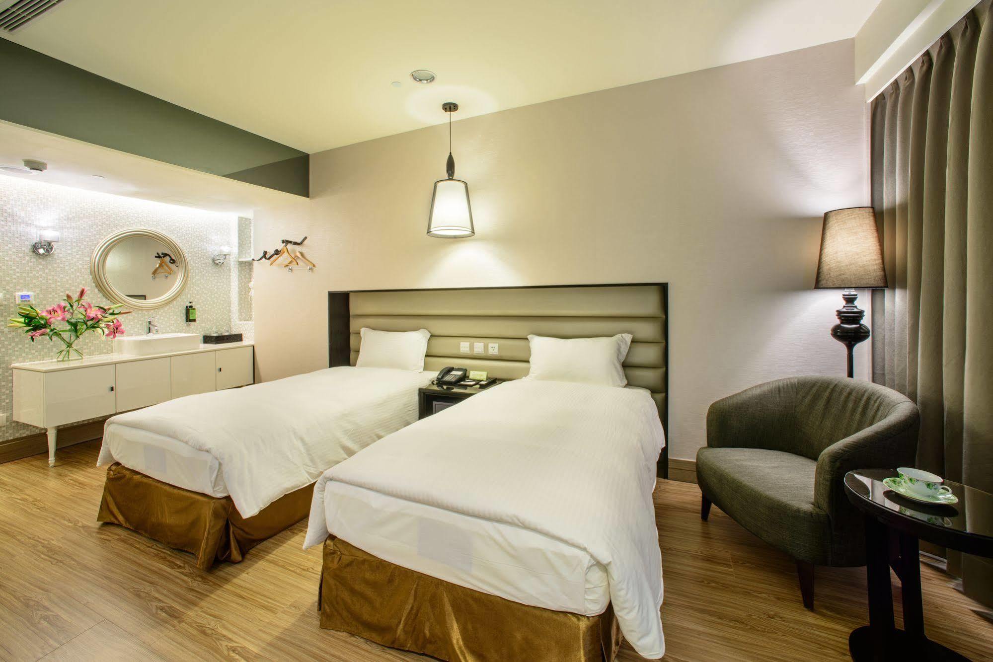 Stay Hotel - Taichung Yizhong Екстер'єр фото