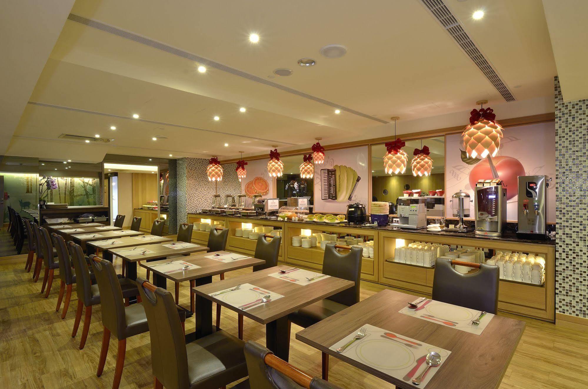 Stay Hotel - Taichung Yizhong Екстер'єр фото